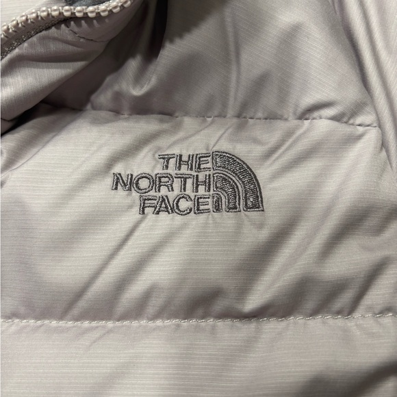 The North Face Women's purple 700 Puffer Jacket - Picture 7 of 8